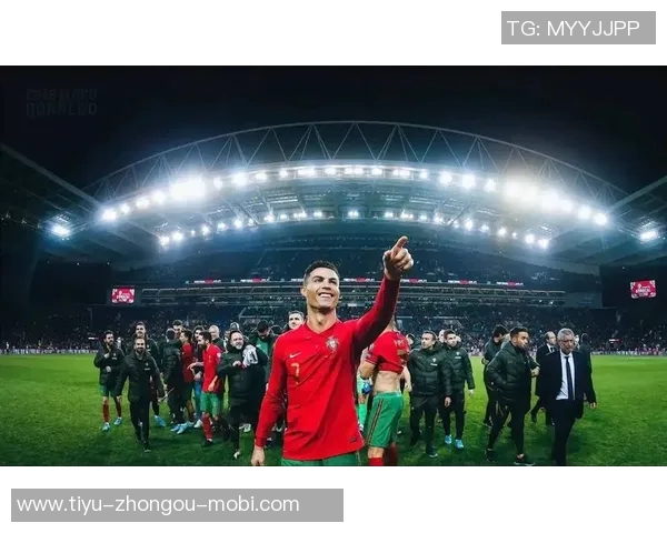 回顾17年前C罗首获金球奖梅西托雷斯紧随其后 回顾17年前C罗首获金球奖梅西托雷斯紧随其后