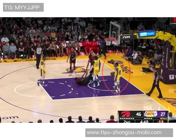 詹姆斯防守态度引发争议播客搭档选择沉默不语 詹姆斯防守态度引发争议播客搭档选择沉默不语