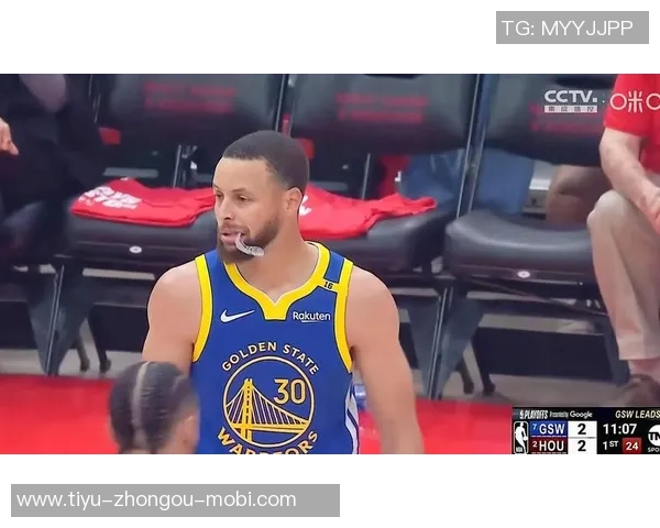 库里回忆斯潘塞表现出色帮助球队几乎赢得三场比赛 库里回忆斯潘塞表现出色帮助球队几乎赢得三场比赛