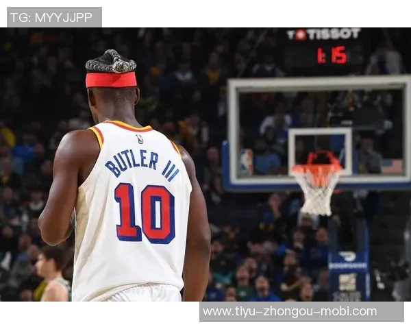 科尔谈季前赛失误问题期待巴特勒回归后球队表现提升 科尔谈季前赛失误问题期待巴特勒回归后球队表现提升